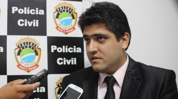 Delegado da SIG, Dr. Luiz Quirino, durante entrevista com &agrave; imprensa - Foto: Jornal da Nova   